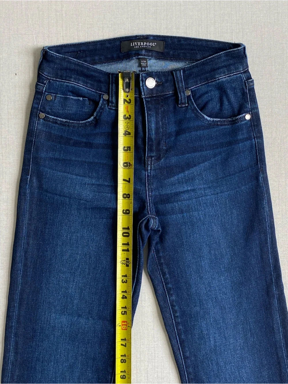 Liverpool Los Angeles Dark Wash Raw Hem Crop Flare Jeans Size 2/26